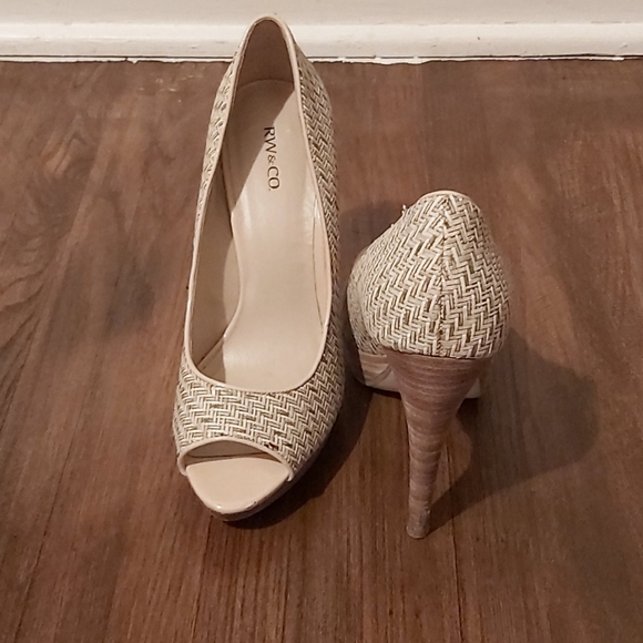 open toe heeled sandals - Picture 2 of 2